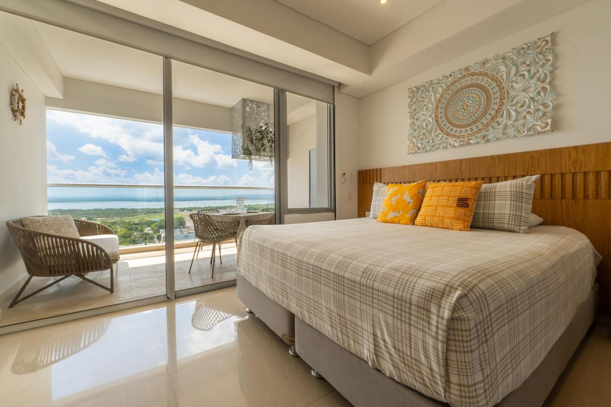 Cb1531 | Confort Premium: Cama King Y Balcón Cartagena